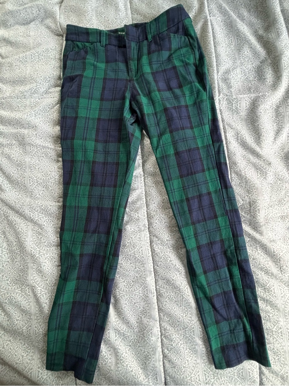 Old Navy Green & Navy Plaid women’s skinny  Dress Pants. Size 6